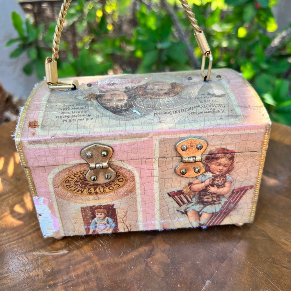 Vintage decoupage box purse - Picture 5 of 7